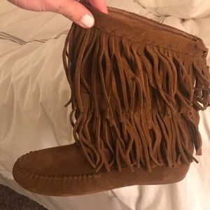 Minnetonka fringe boots
